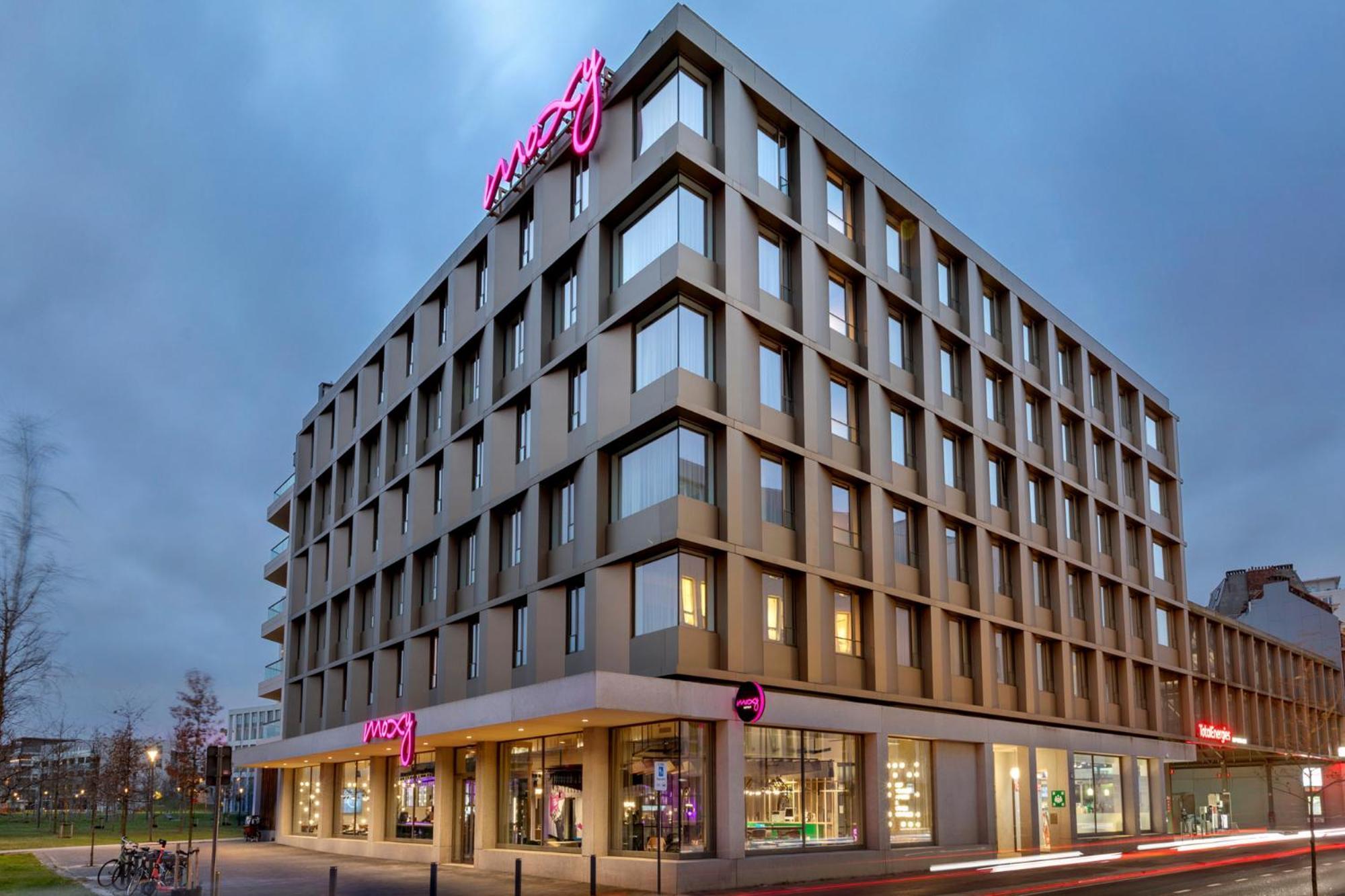 Moxy Antwerp Hotel Bagian luar foto